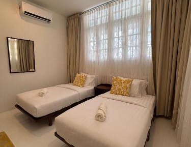 Standard Twin Room with Shared Bathroom