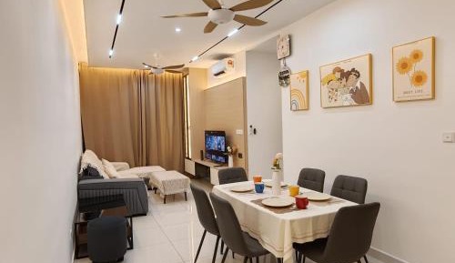 Three-Bedroom Apartment with Balcony