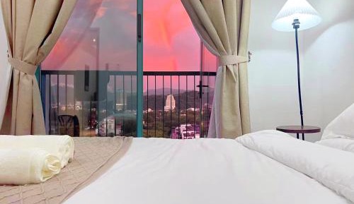 One-Bedroom Apartment with Sea View and Balcony