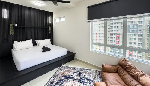 Three-Bedroom Apartment with Balcony