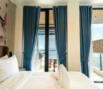Queen Suite with Sea View