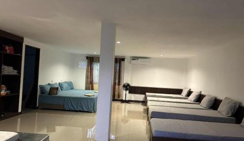 Mixed Dormitory Room