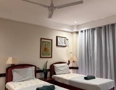 Standard Twin Room with Mountain View