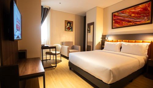 Deluxe Queen Room