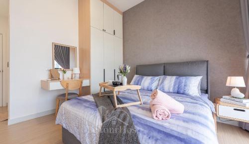 Two-Bedroom Apartment with City View