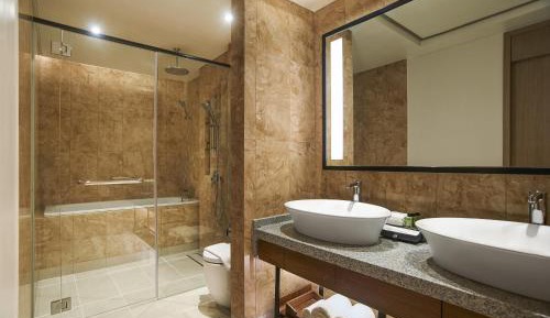 Junior Suite with Executive Lounge Access