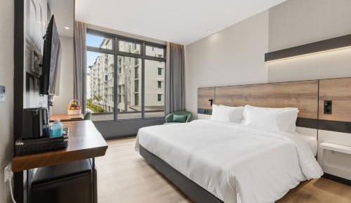 Standard King Room