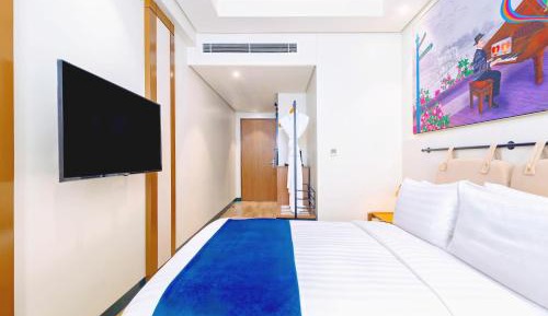 Standard Queen Room