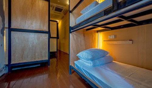 Single Bed in 4-Bed Dormitory Room Shared Bathroom