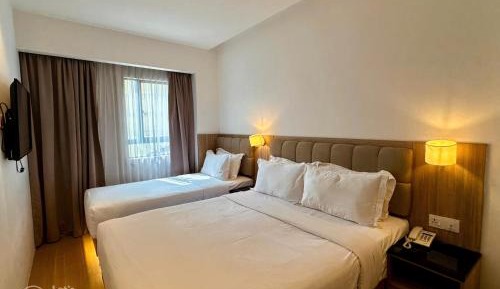 Deluxe Family Suite
