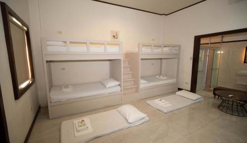 Mixed Dormitory Room