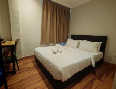 Deluxe Queen Room