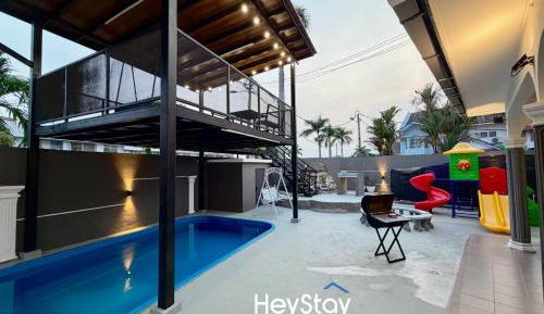Six-Bedroom House