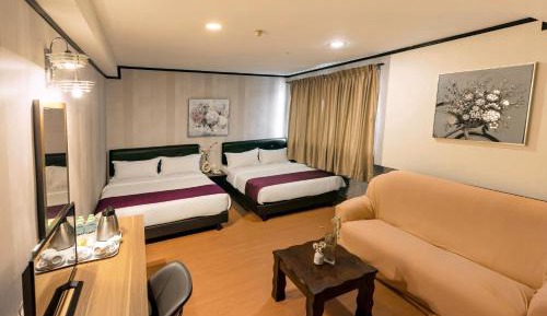 Deluxe Family Room