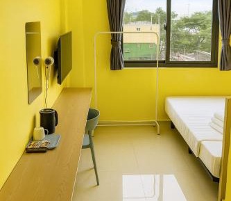Standard Queen Room