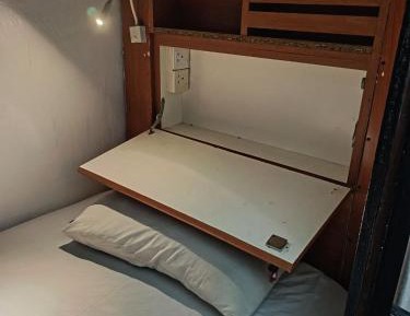 Single Bed in Mixed Dormitory Room