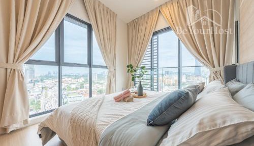 Two-Bedroom Deluxe Apartment with Balcony