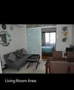 Family Room with Mountain View