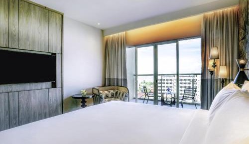 Deluxe King Suite