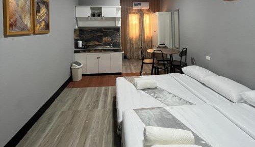 Quadruple Room with Private Bathroom