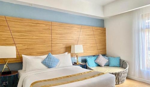 Deluxe Queen Room