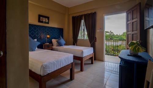 Twin Room with Pool View