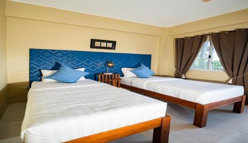 Superior Twin Room with City View