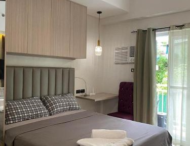 Studio Apartment with Balcony