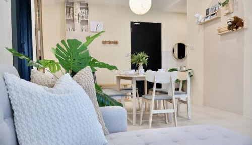 Three-Bedroom Apartment with Balcony