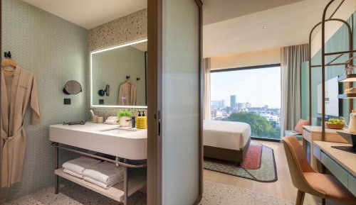 Deluxe King Room