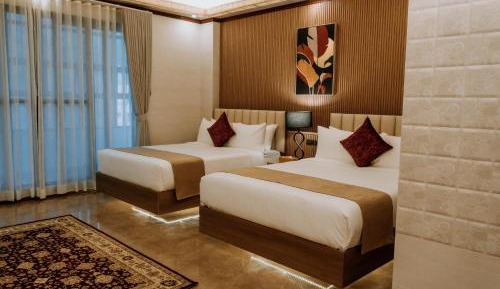 Queen Room with Balcony