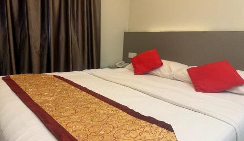 Deluxe Queen Room