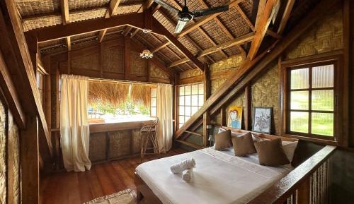 Deluxe Double Room with Side Sea View