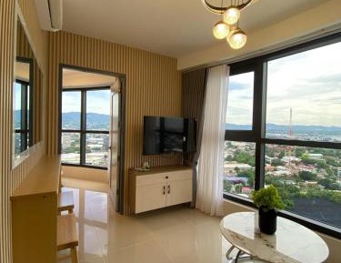 One-Bedroom Apartment with City View