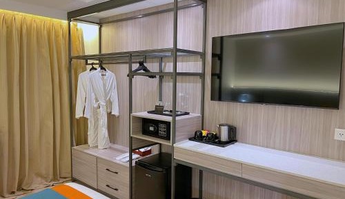Modern No View Room