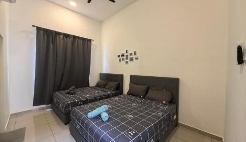 Economy Quadruple Room with Shared Bathroom