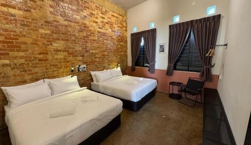 Quadruple Room with Shared Bathroom