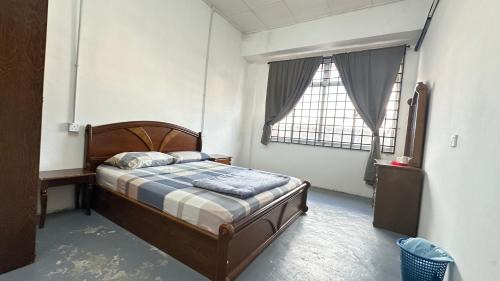 Triple Room with Shared Bathroom