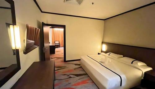 Family Room (5 Adults)
