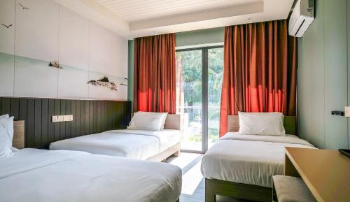 Triple Room with Garden View