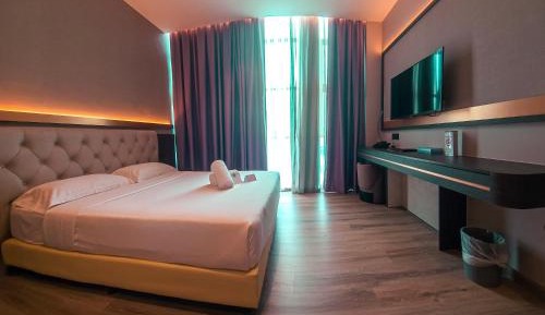 Deluxe King Room