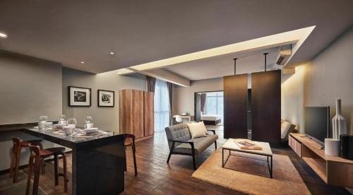 Premier Suite Twin