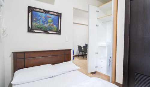 One-Bedroom Apartment with Pool View