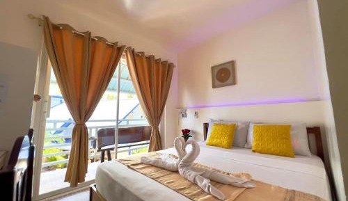 Deluxe Double Room with Shower