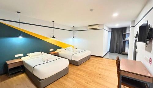 Family Room (3 Adults)