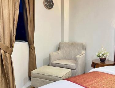 Deluxe King Suite