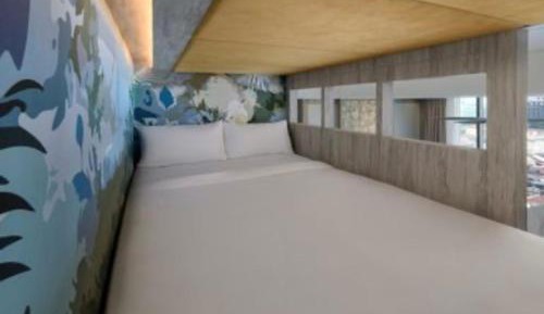 Presgrave Family ,S King Bed , Bunk Bed w Lanai