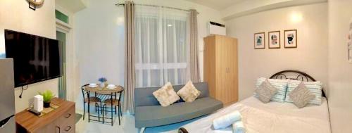 Studio Apartment with Balcony