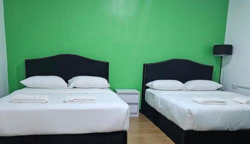 Deluxe Queen Suite
