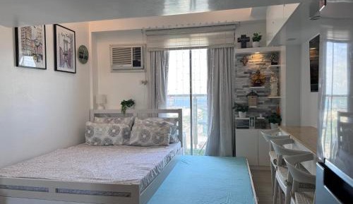 Studio with Balcony